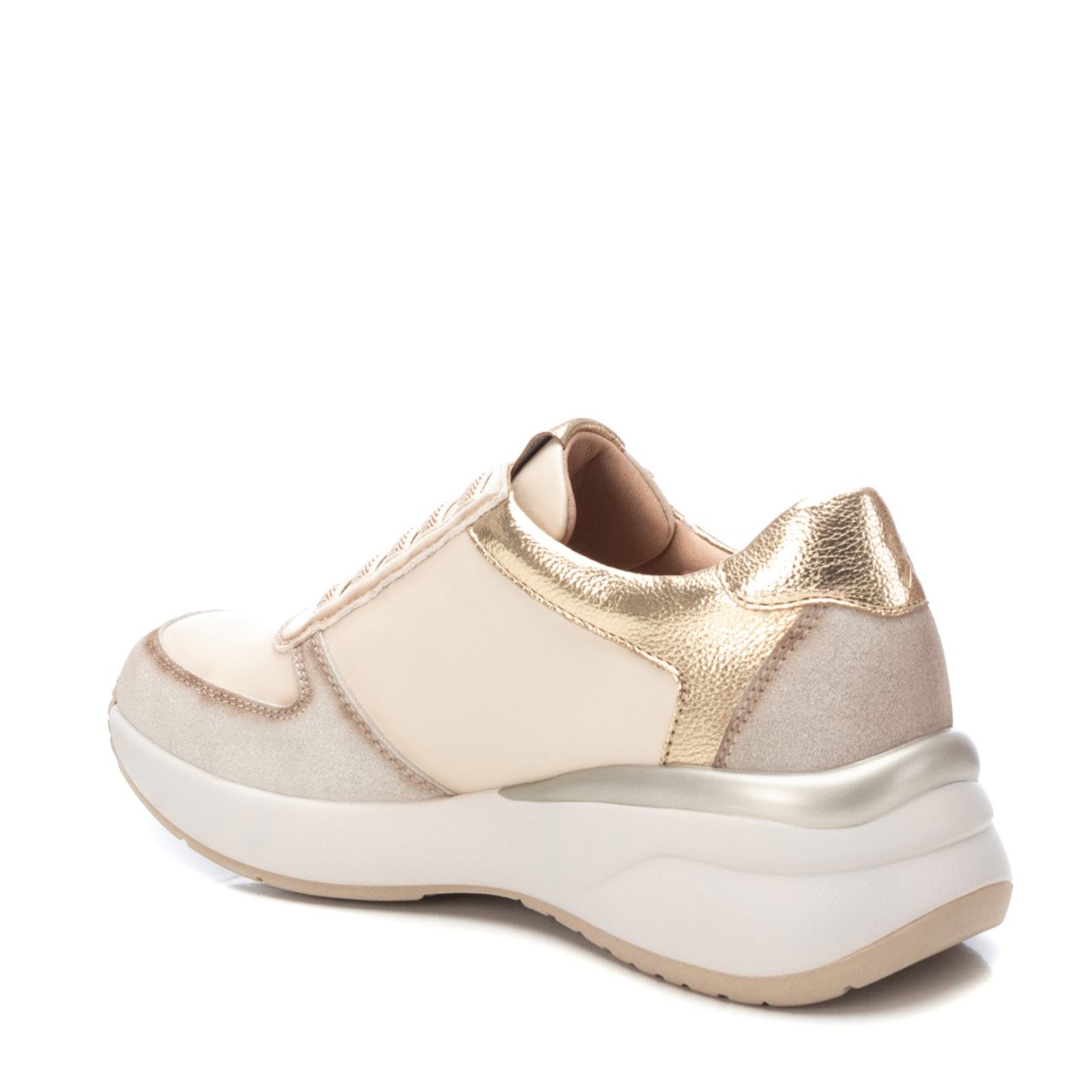 2101144-Tenis-Milca-Beige-Xti_04.jpg